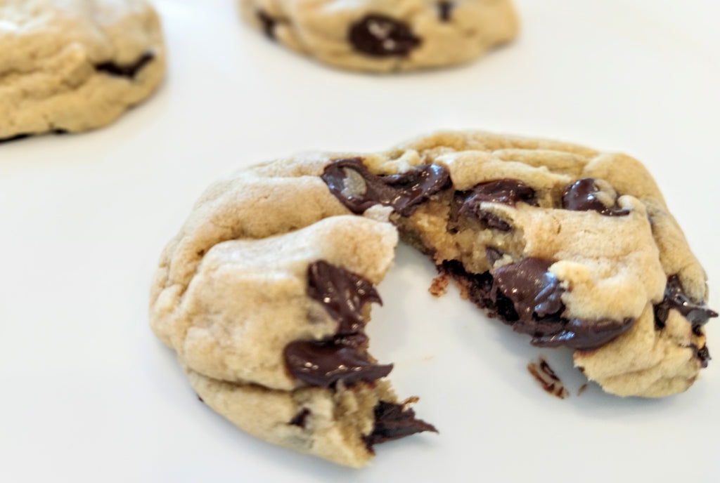 Esther's Chewy Chocolate Chip Cookie - Look at all that chocolate!
