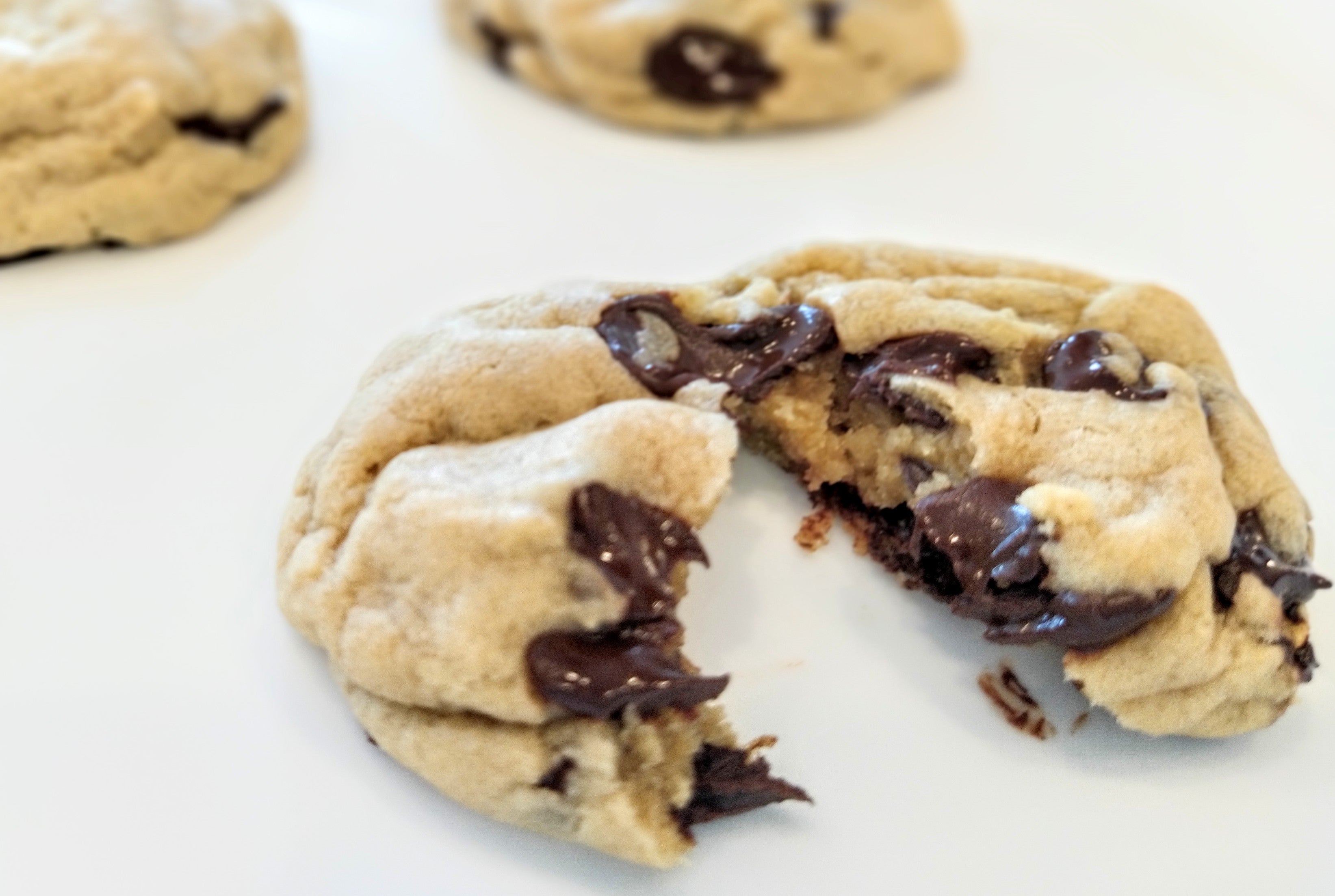 Esther's Chewy Chocolate Chip Cookie - Look at all that chocolate!